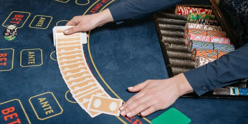 Luật chơi baccarat: Nắm vững để không bị “hớ”